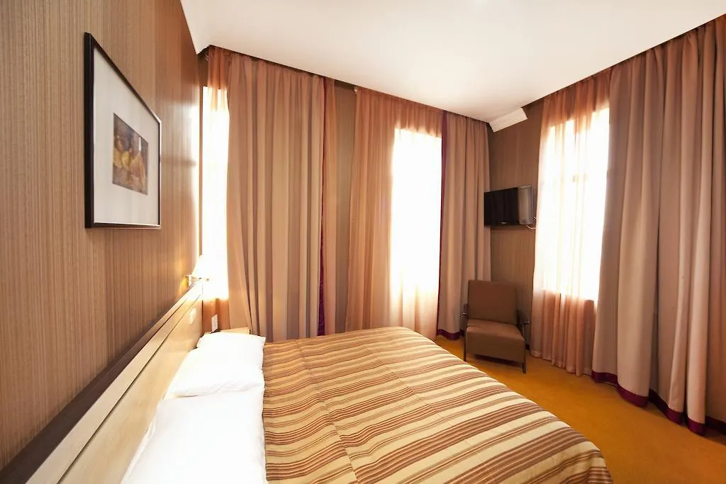 Hotel Rikhe Monika